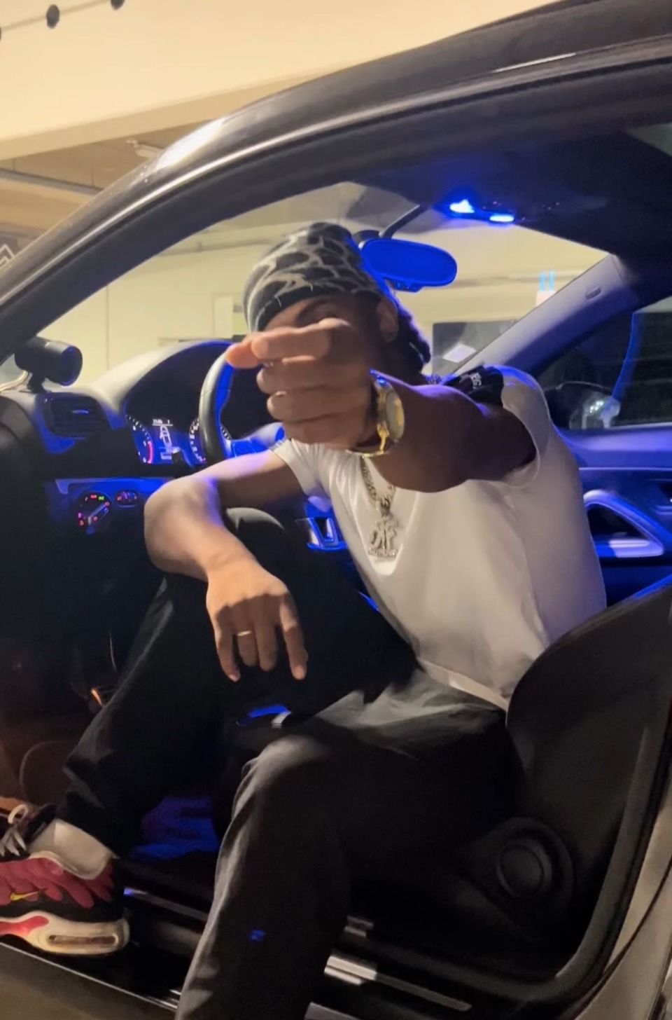 Profil de Khanh, 20 ans, Gay rencontre à Flüelen