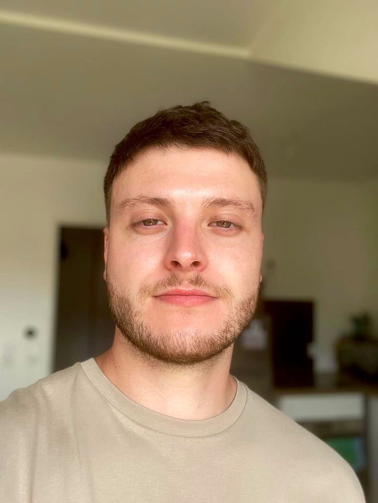 Profil de Pawel, 27 ans, Gay rencontre à Li Curt