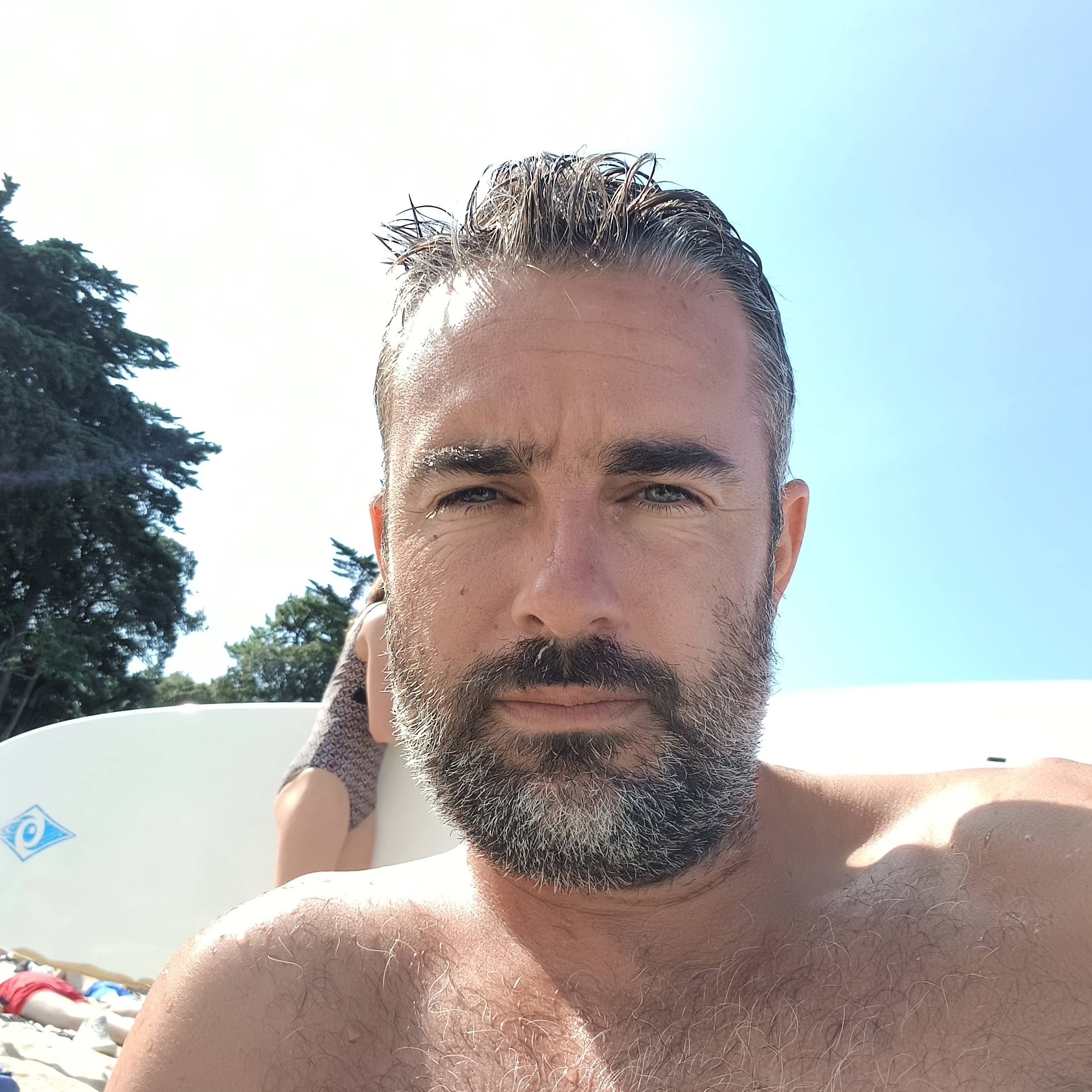 Profil de Ellyot, 41 ans, Gay rencontre à Vicosoprano