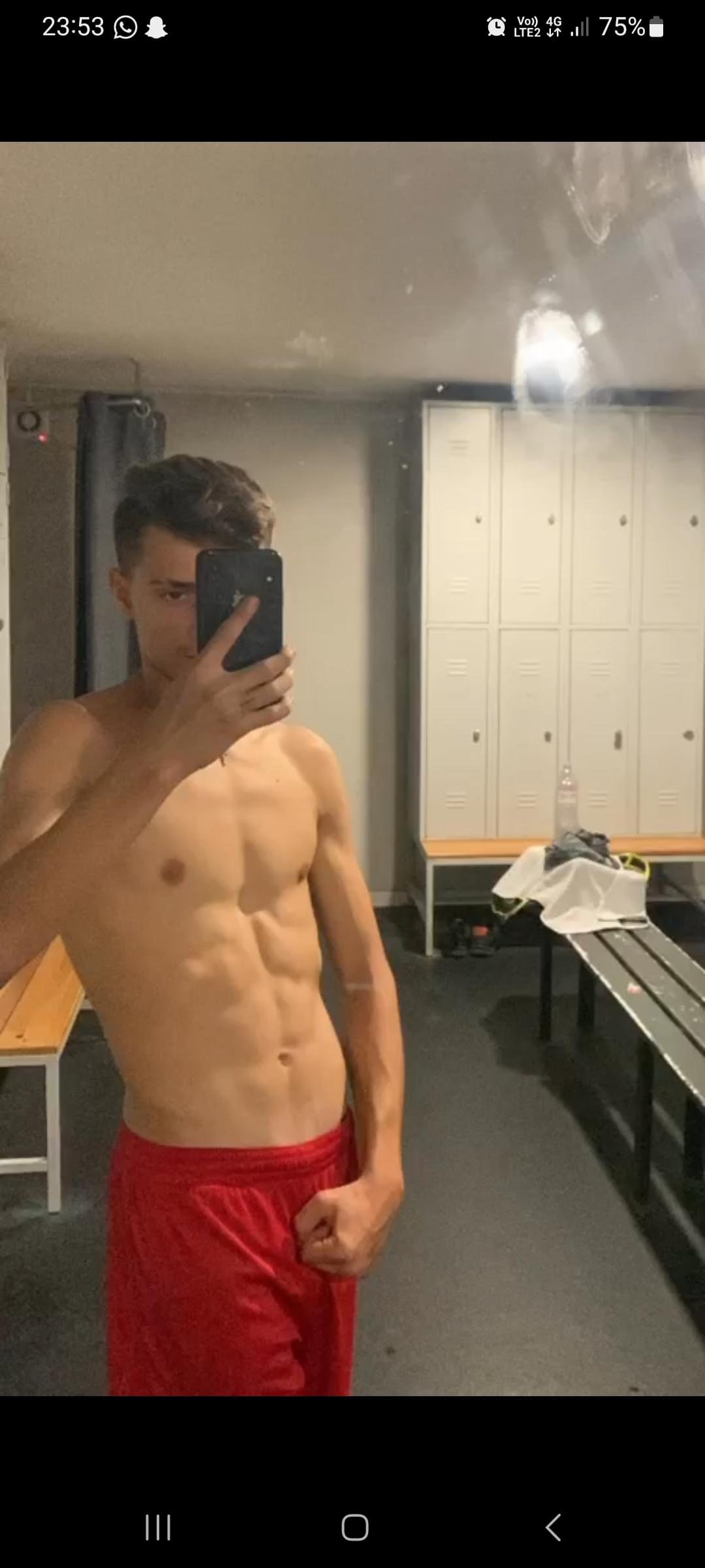 Profil de Josef, 20 ans, Gay rencontre à Fiez