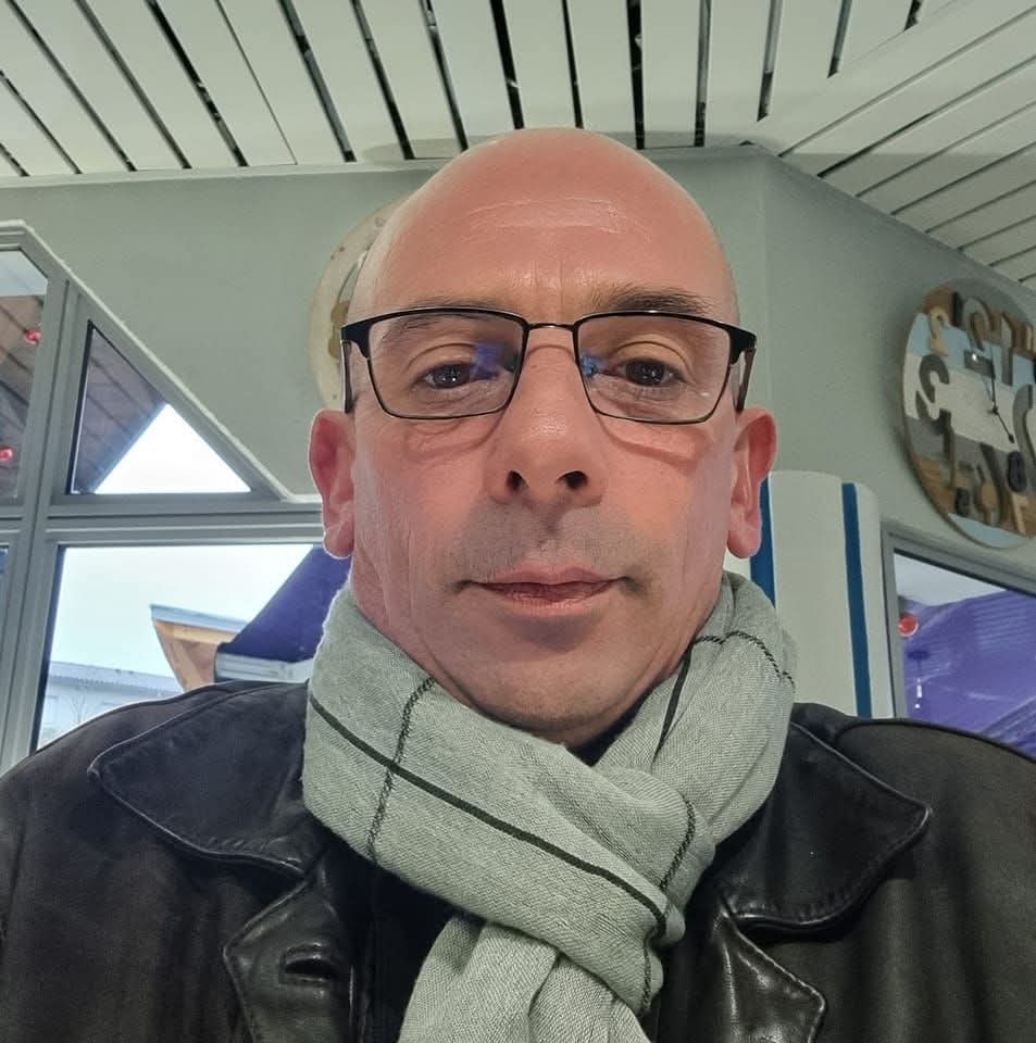 Profil de Yely, 48 ans, Gay rencontre à Retschwil