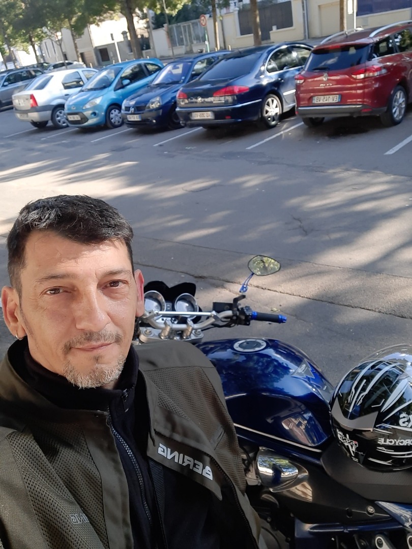 Profil de Sullivane, 39 ans, Gay rencontre à Tschlin