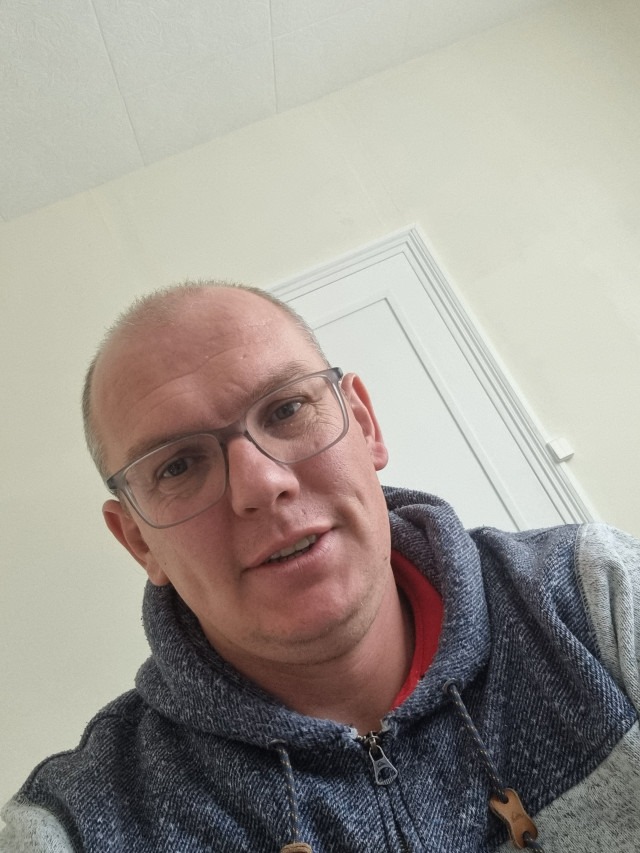 Profil de Eloic, 42 ans, Gay rencontre à Grüningen