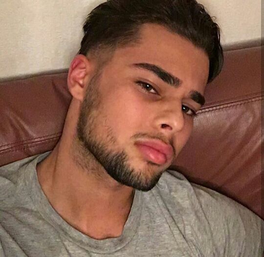 Profil de Giovane, 25 ans, Gay rencontre à Clugin