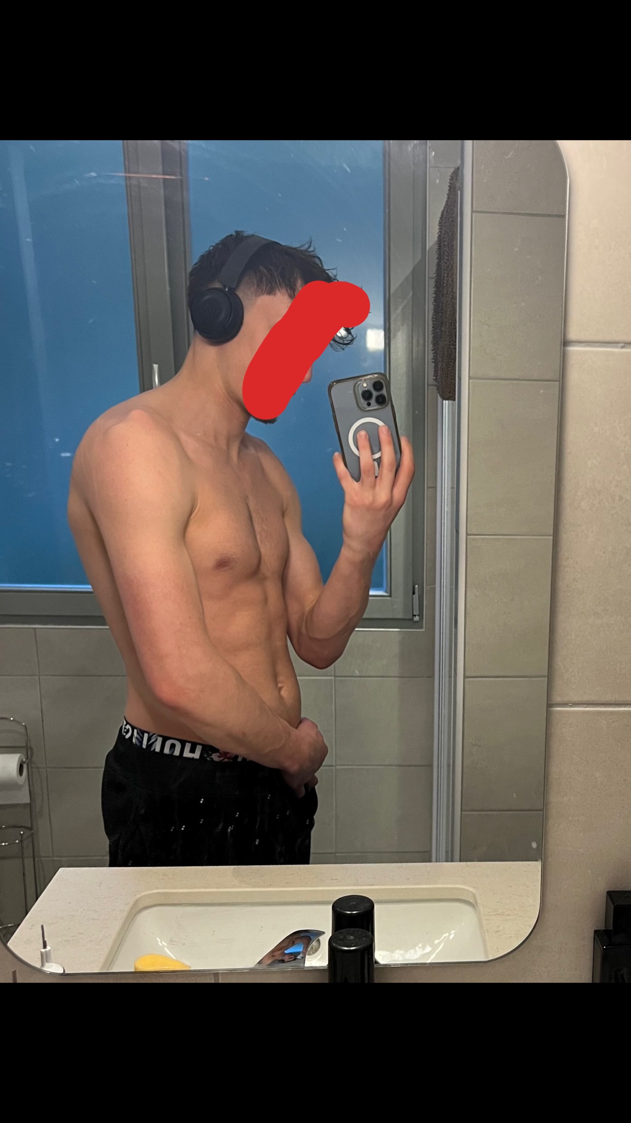 Profil de Djelan, 23 ans, Gay rencontre à Luthern