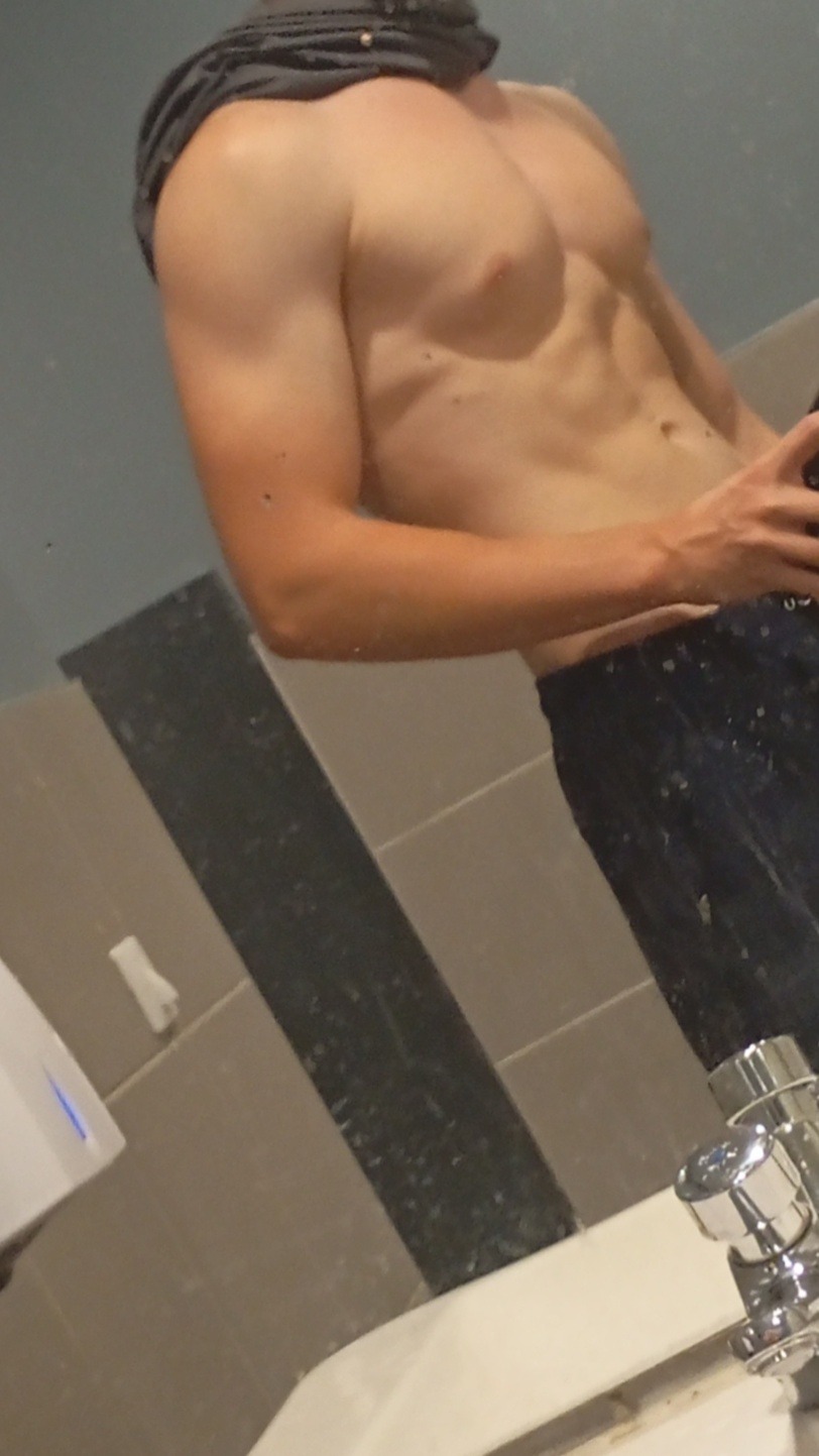 Profil de Zayane, 20 ans, Gay rencontre à Nohl
