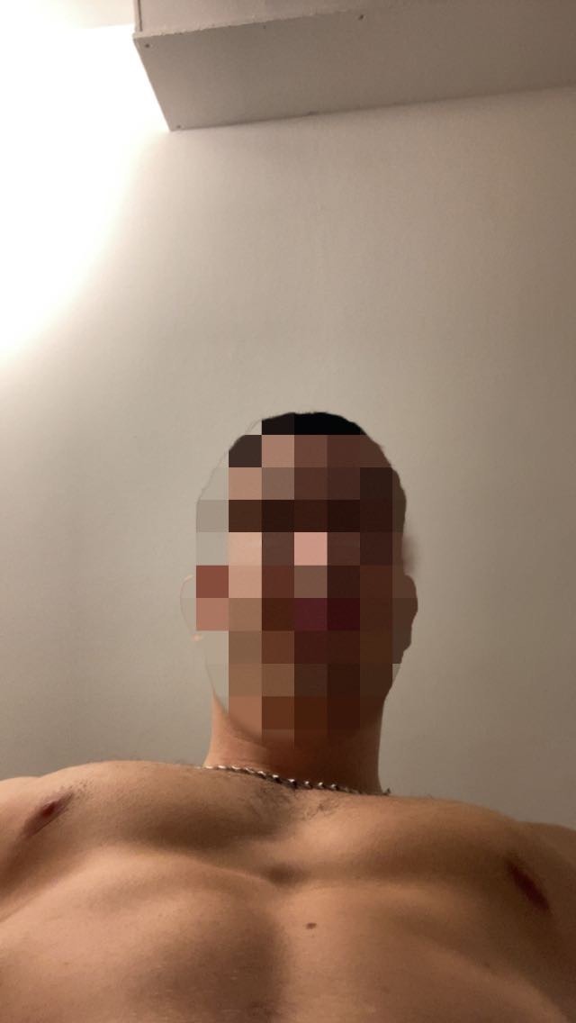 Profil de Aboubakar, 24 ans, Gay rencontre à Meride