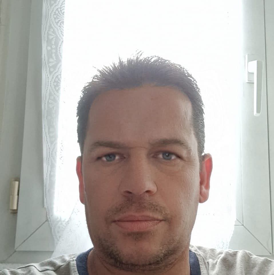 Profil de Vaitea, 50 ans, Gay rencontre à Spiez