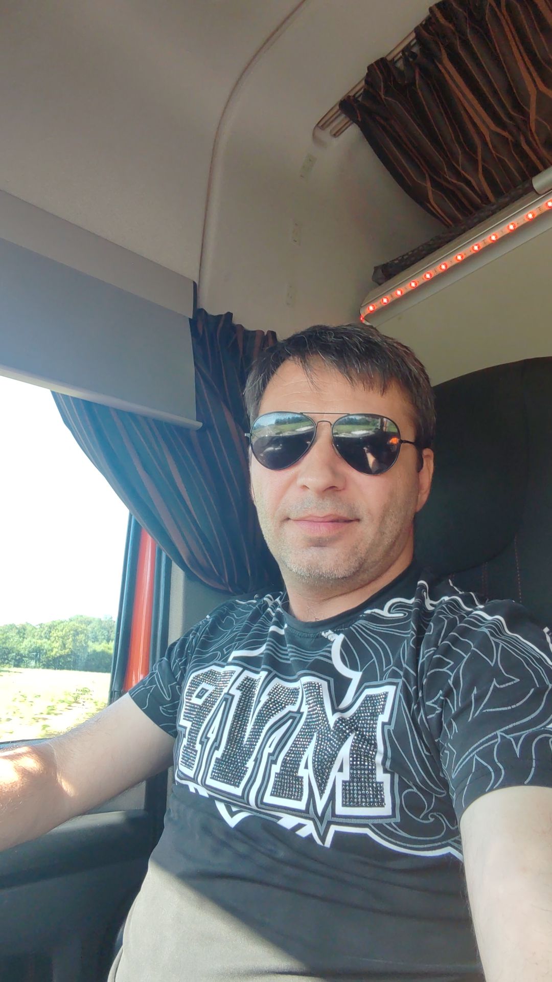 Profil de Taylor, 48 ans, Gay rencontre à Hermance