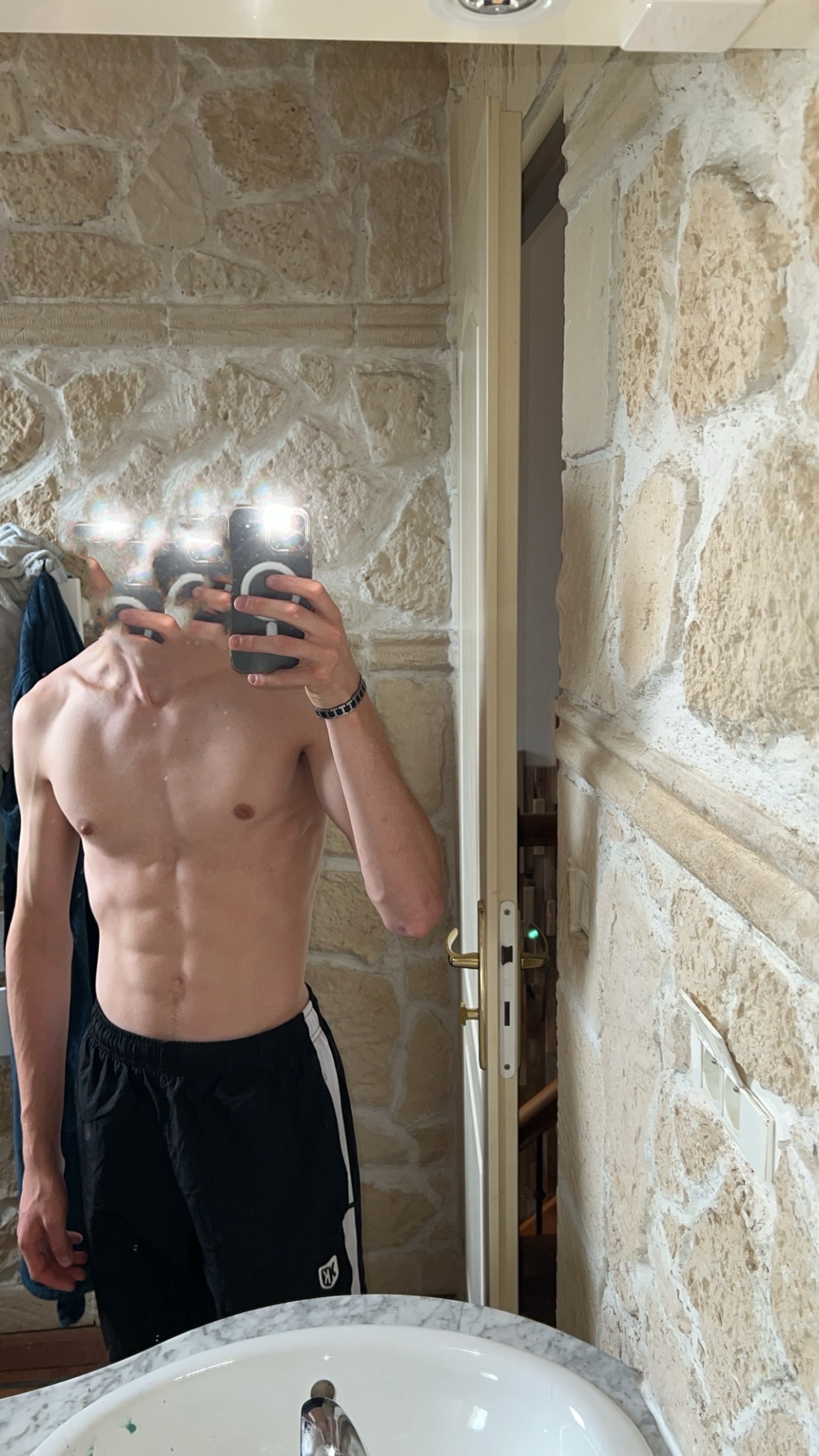 Profil de Hanine, 20 ans, Gay rencontre à Soglio