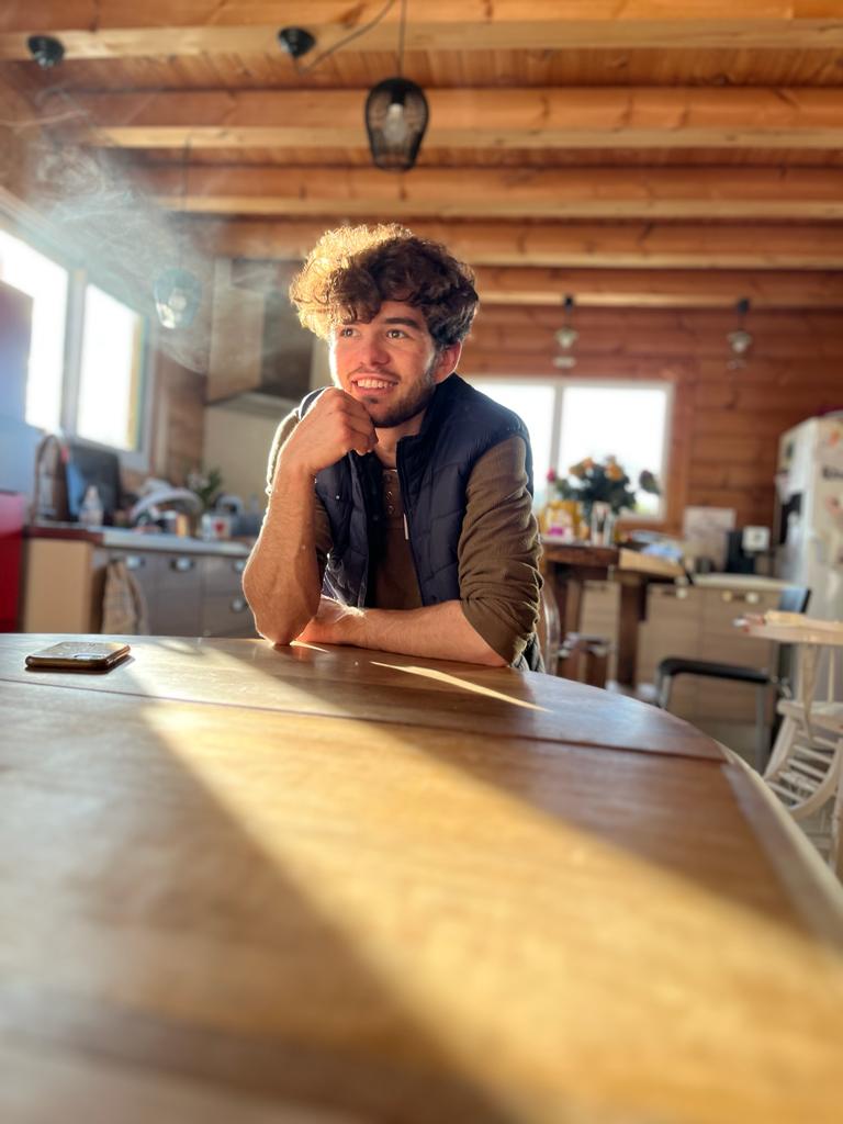 Profil de Victorien, 28 ans, Gay rencontre à Aven