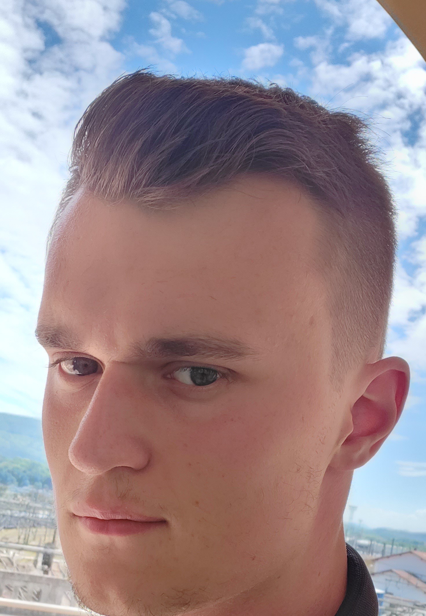 Profil de Farouq, 24 ans, Gay rencontre à Pitasch
