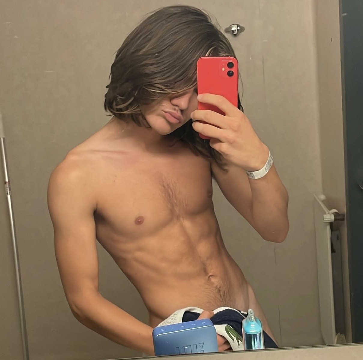 Profil de Nourreddine, 23 ans, Gay rencontre à Trin Mulin