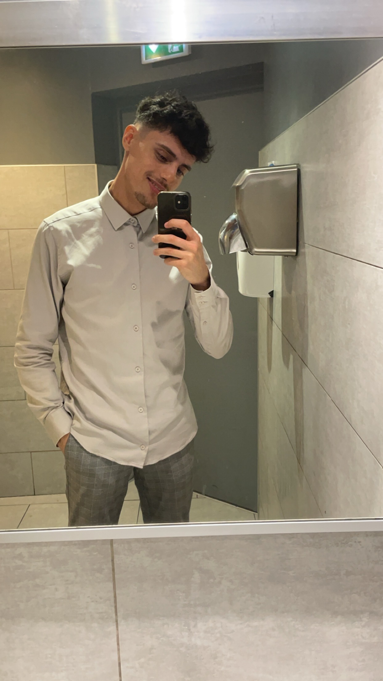 Profil de Anthime, 26 ans, Gay rencontre à Chenaux