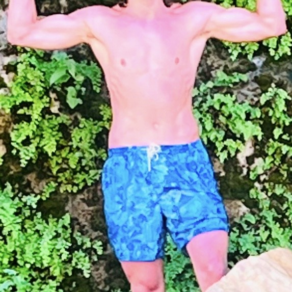 Profil de Adeodat, 21 ans, Gay rencontre à Brusio