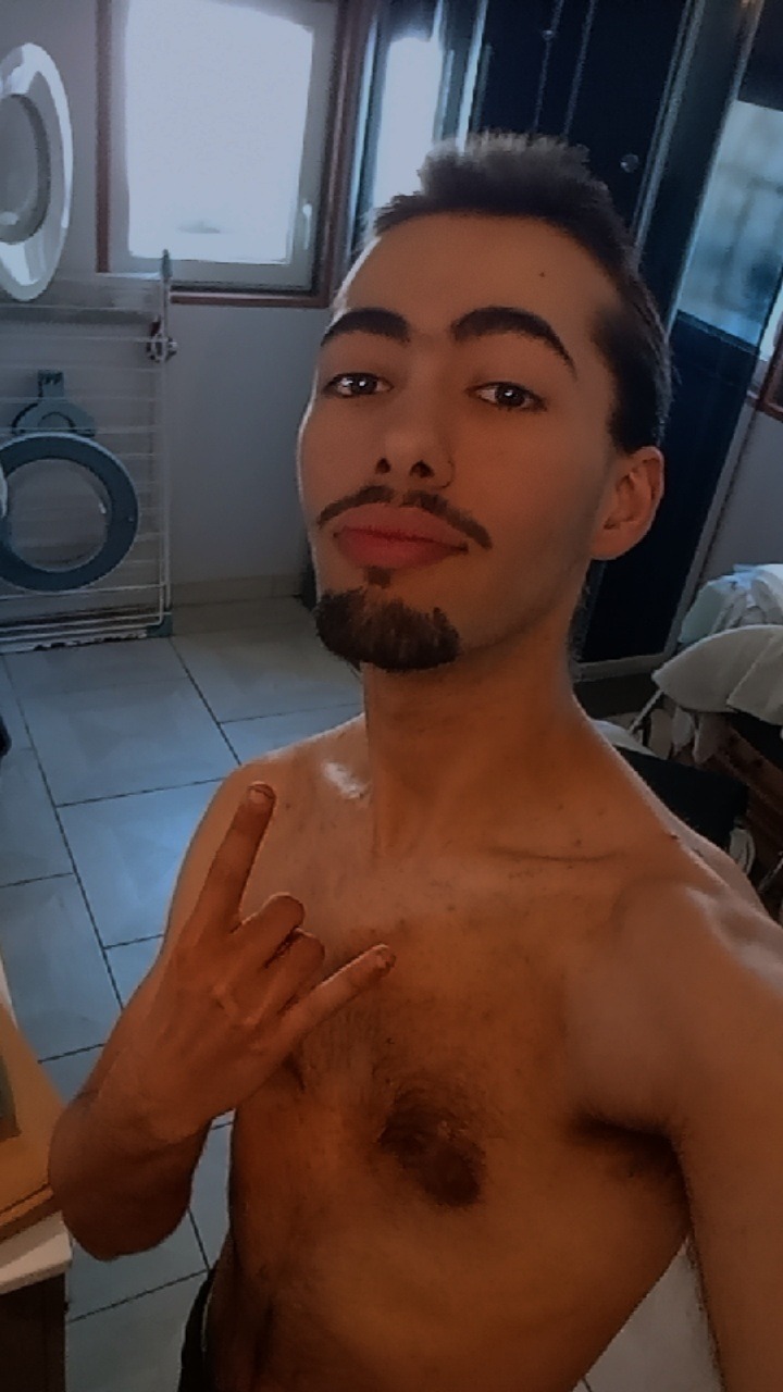 Profil de Jeanpierre, 22 ans, Gay rencontre à Fidaz