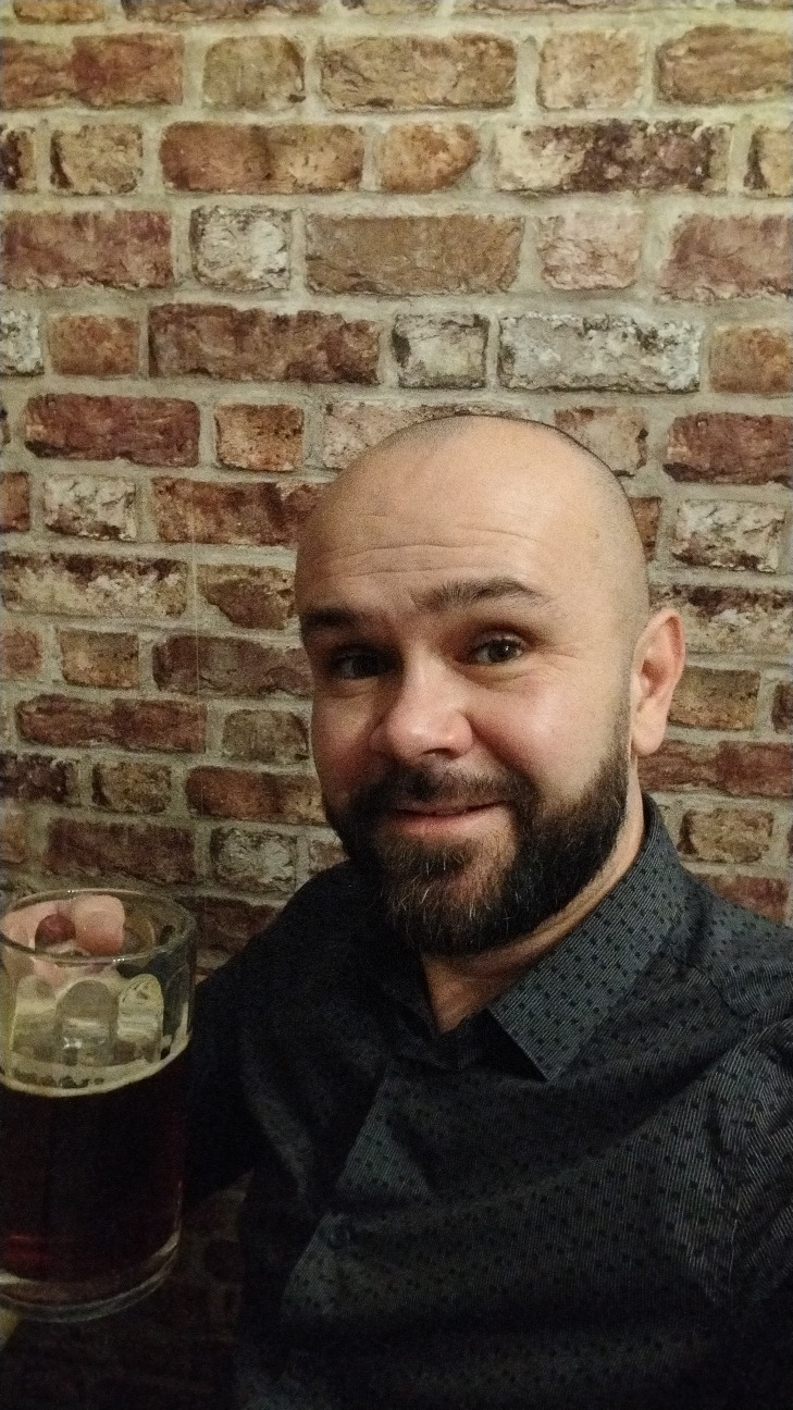 Profil de Edouart, 40 ans, Gay rencontre à Denezy