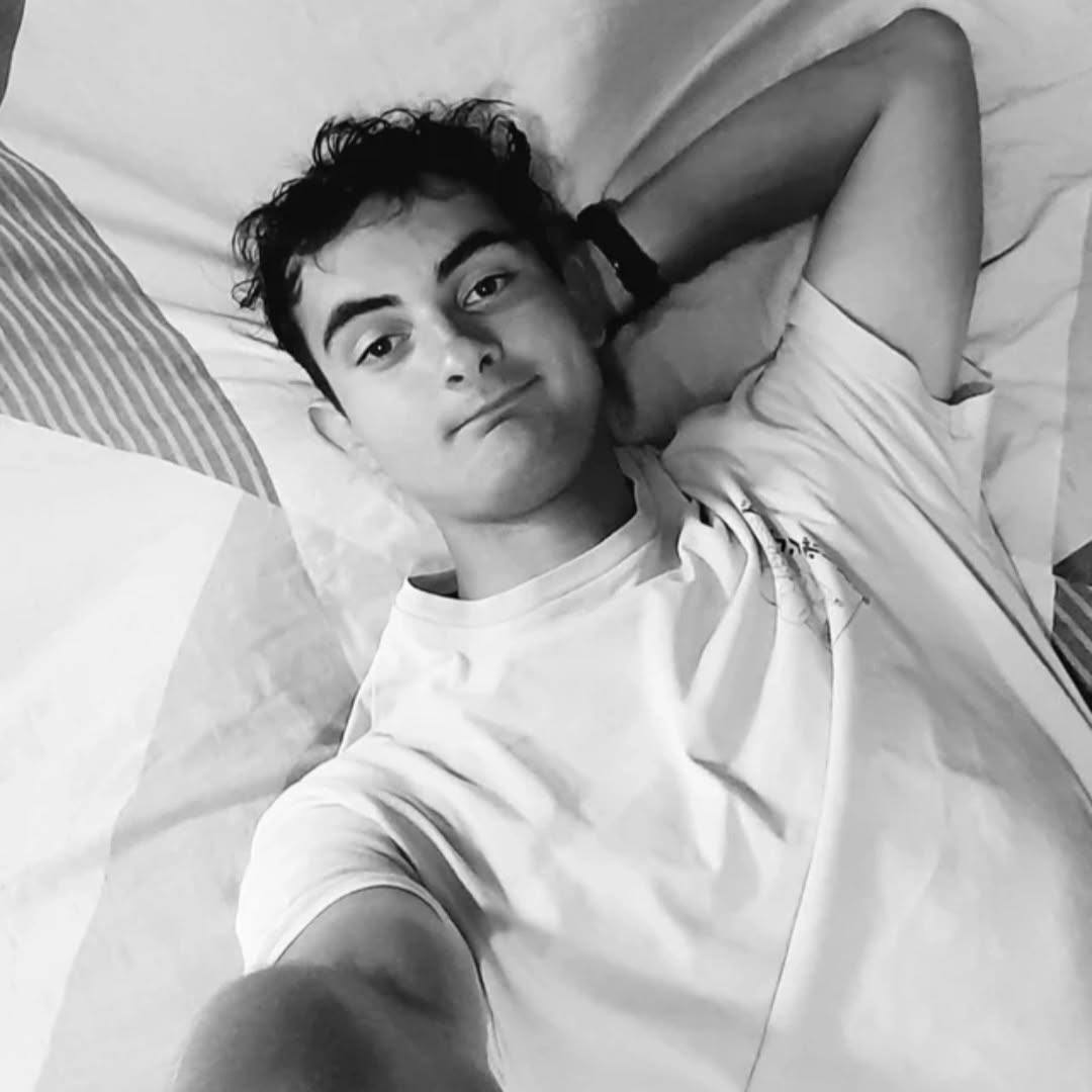 Profil de Fahardine, 19 ans, Gay rencontre à Vulpera