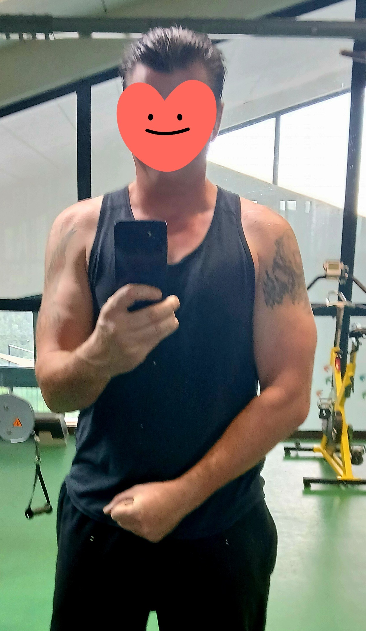 Profil de Max-olivier, 45 ans, Gay rencontre à Riein