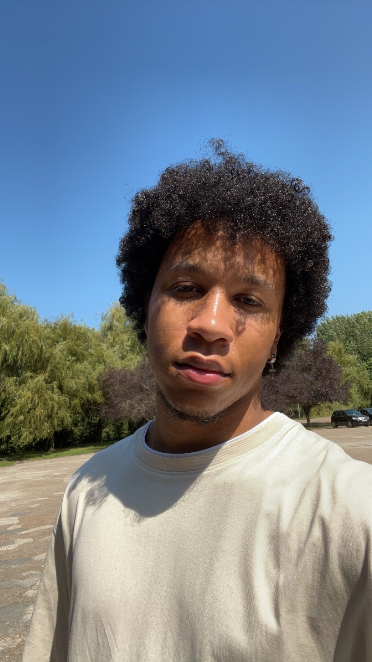 Profil de Enogat, 22 ans, Gay rencontre à Vulpera