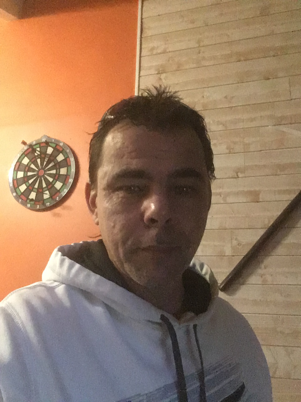 Profil de Julien, 48 ans, Gay rencontre à Le Cerneux-Péquignot