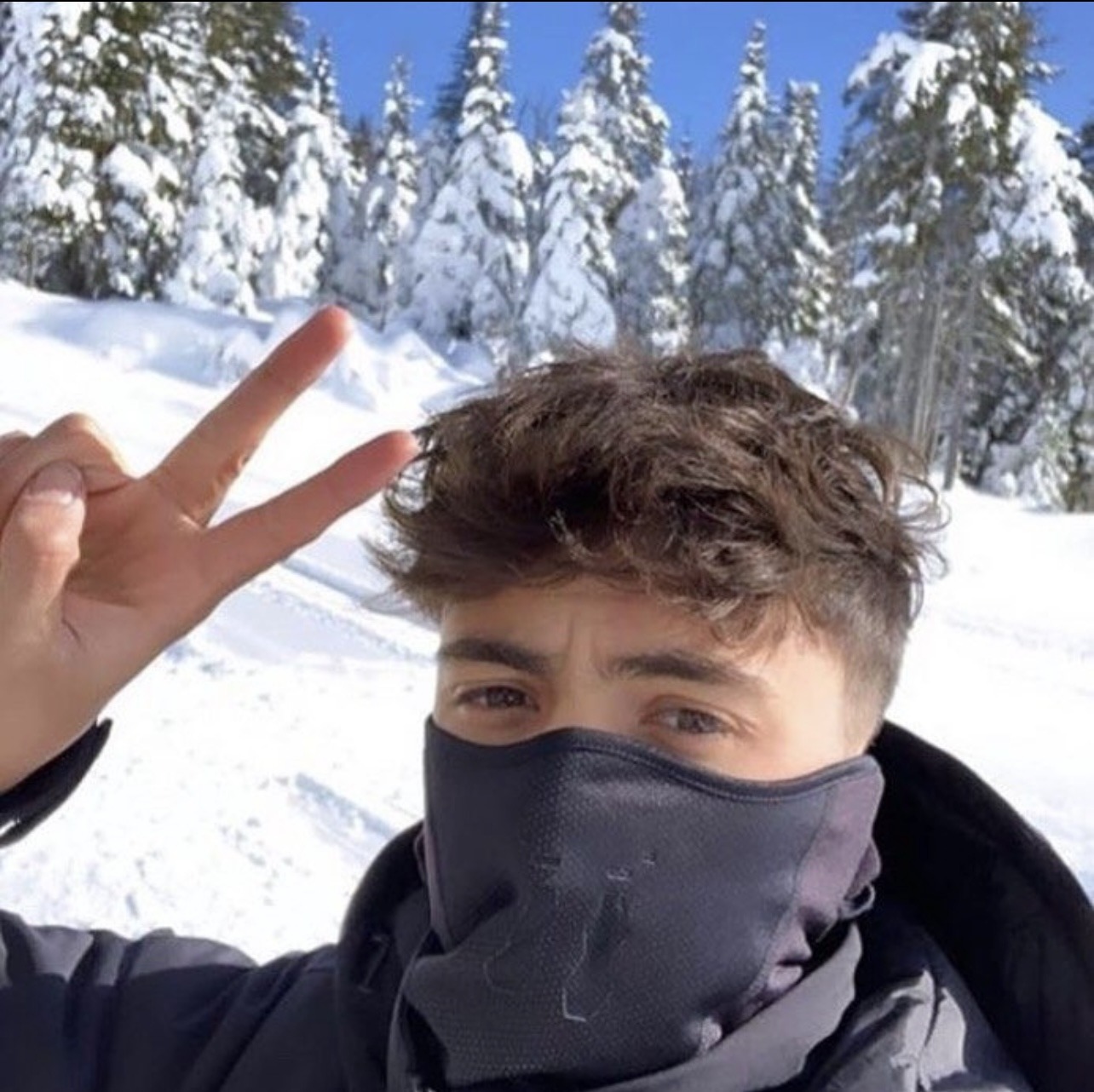 Profil de Jymmy, 25 ans, Gay rencontre à Bondo
