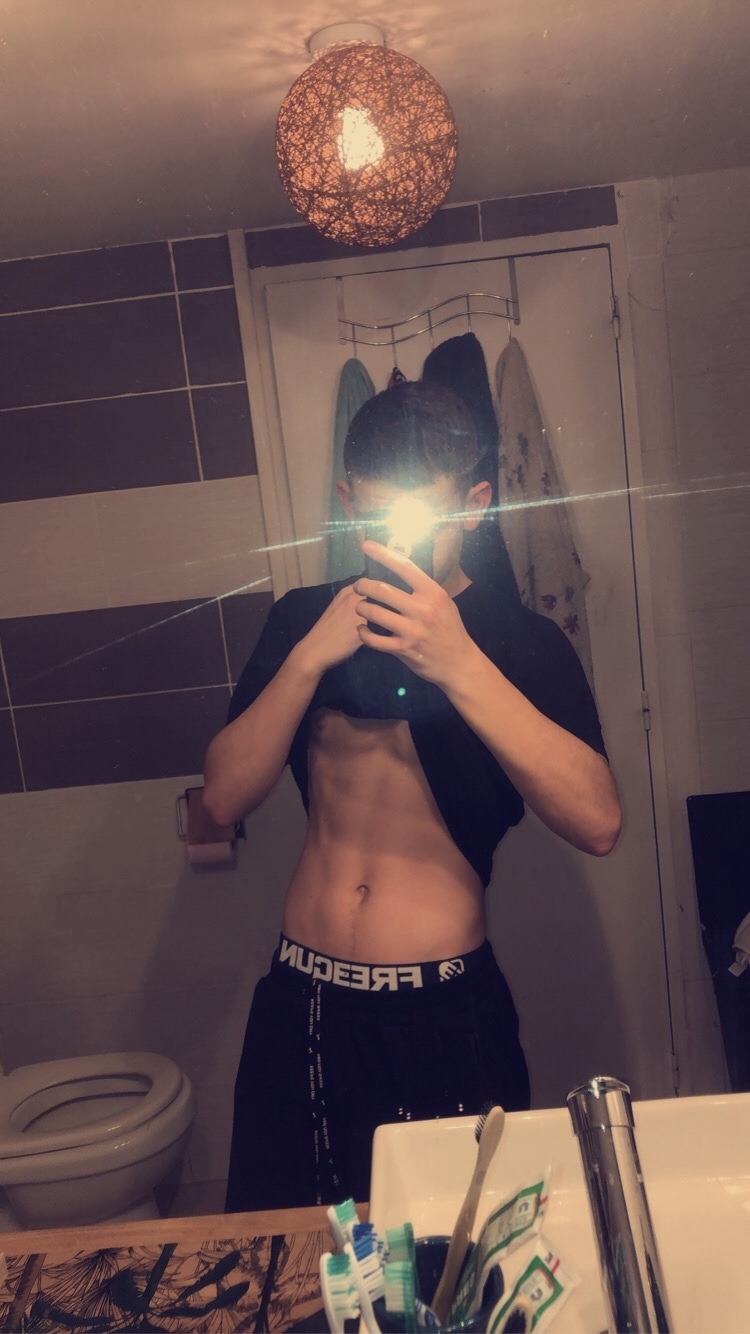 Profil de Saverio, 21 ans, Gay rencontre à Sarreyer
