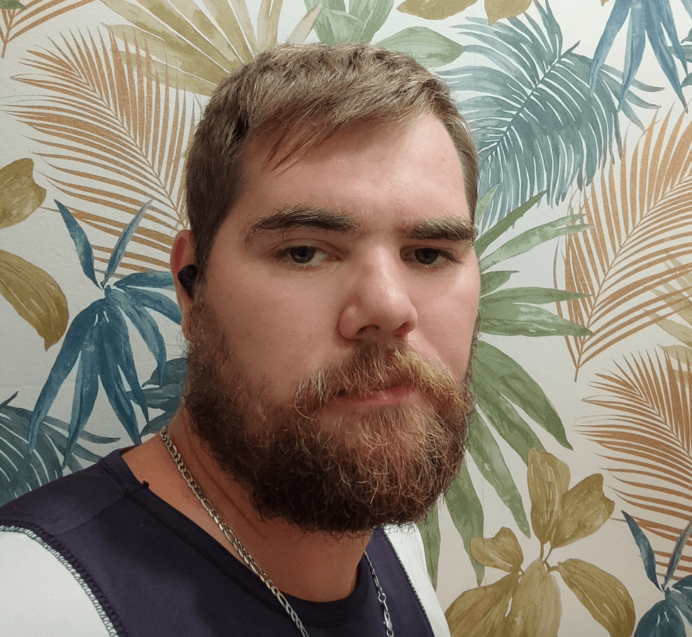 Profil de Elone, 30 ans, Gay rencontre à Begnins