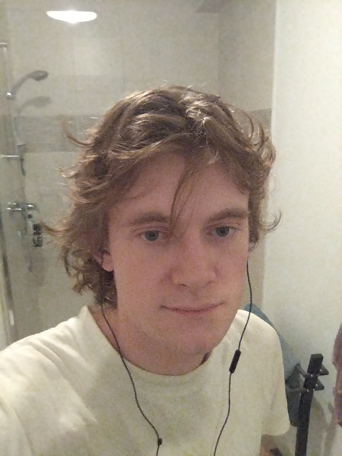 Profil de Hamdi, 21 ans, Gay rencontre à Ardon