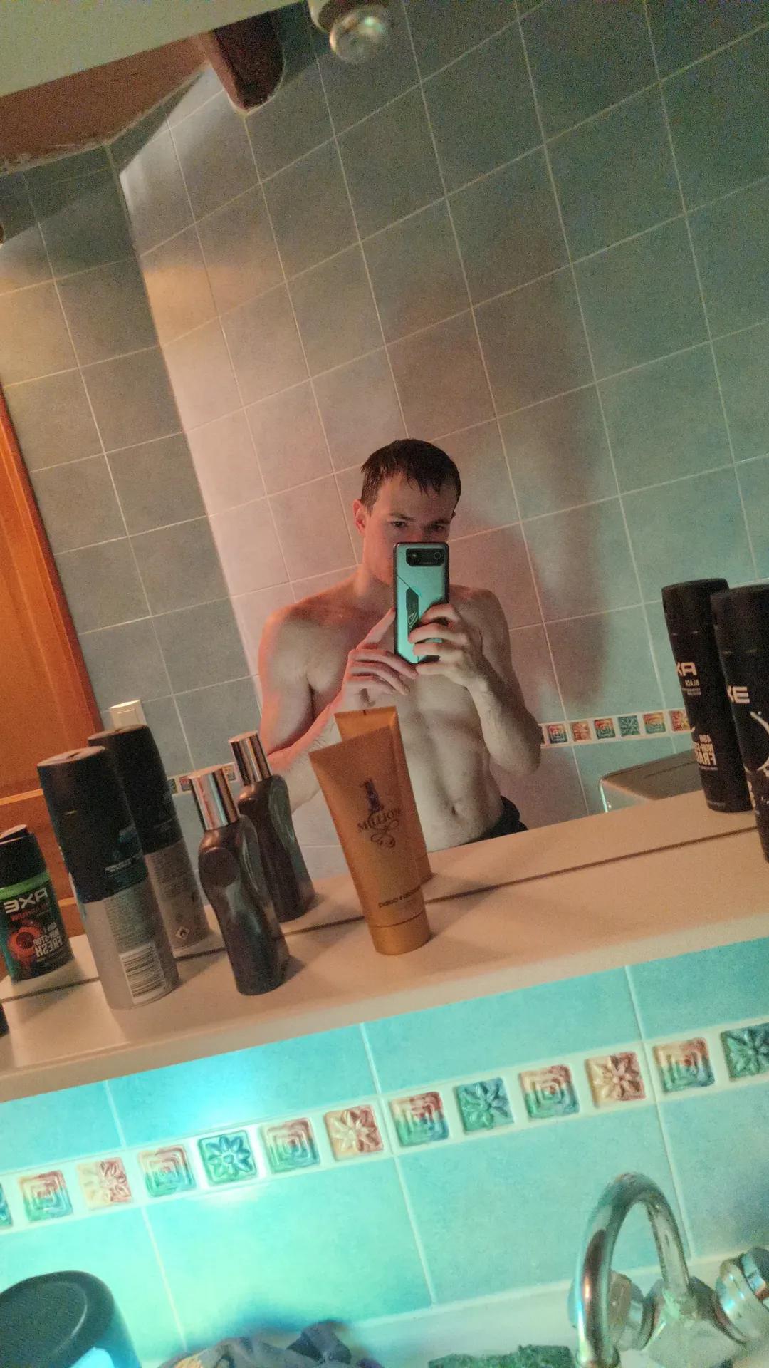 Profil de Aldrik, 23 ans, Gay rencontre à Stierva