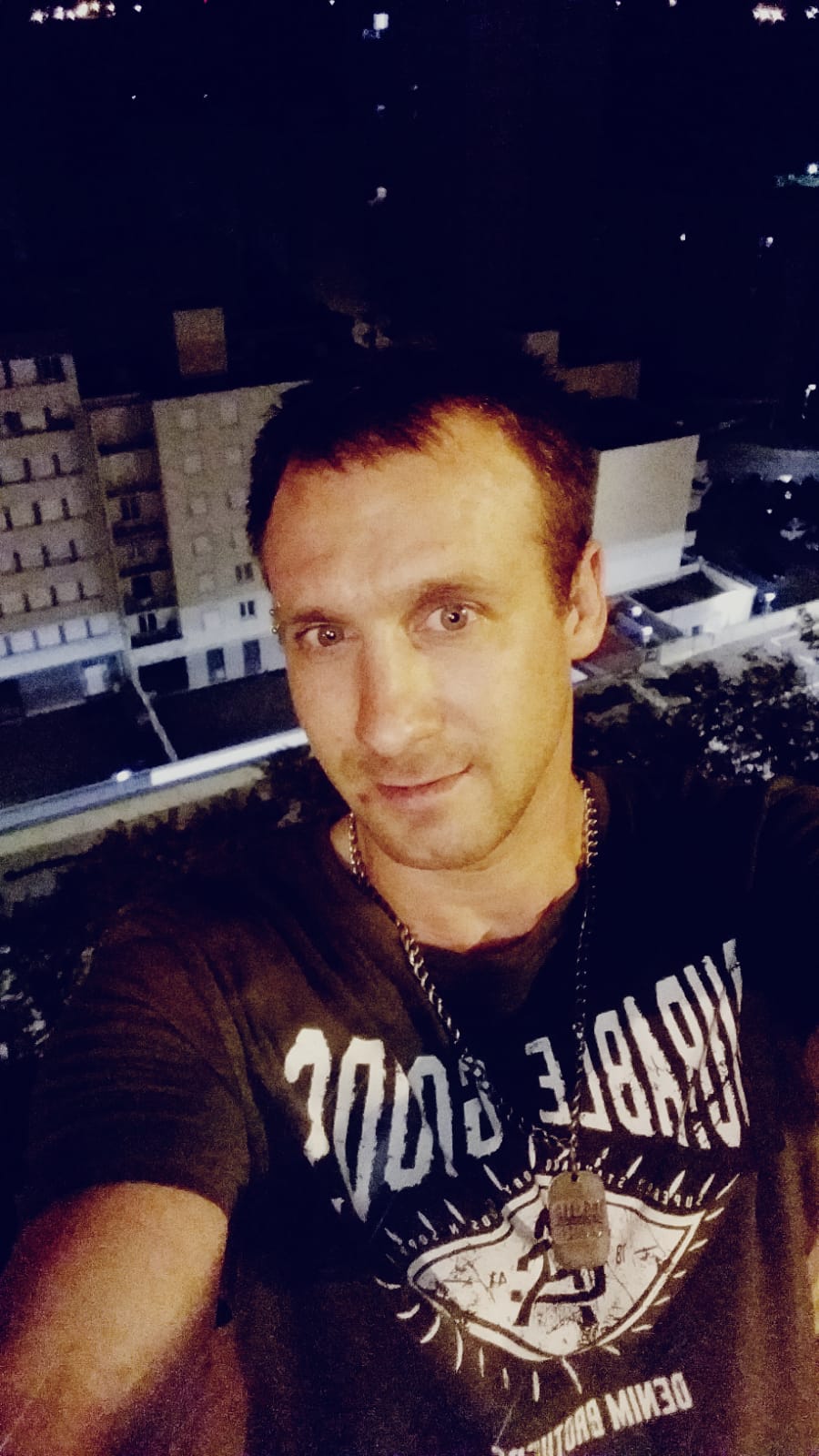 Profil de Vital, 35 ans, Gay rencontre à Avers