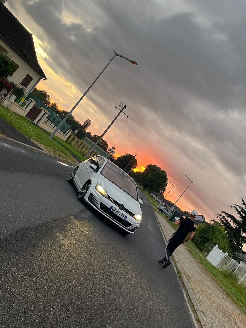 Profil de Hippolite, 23 ans, Gay rencontre à Choulex