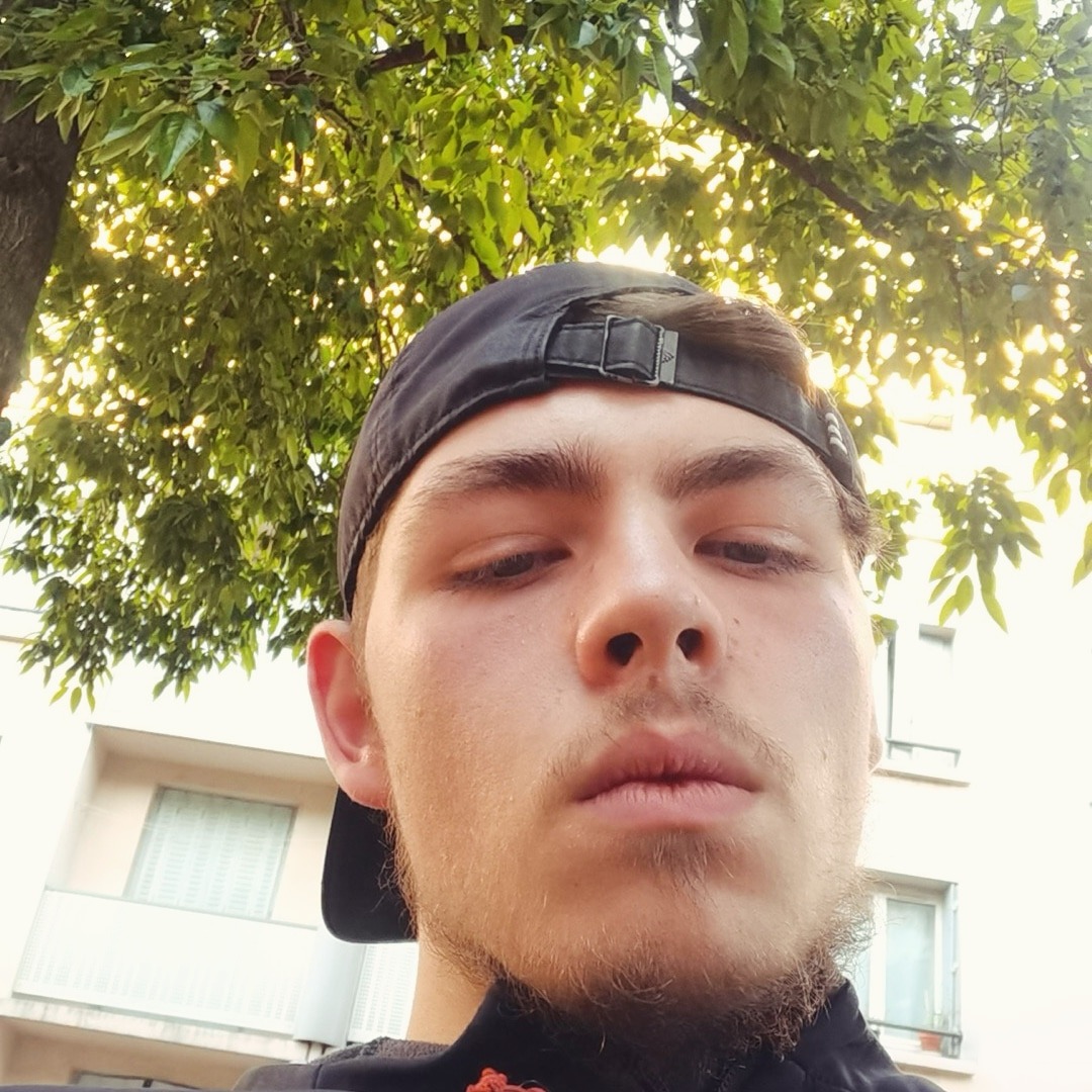 Profil de Kadri, 19 ans, Gay rencontre à Tschierv