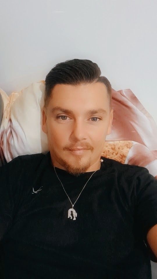Profil de Jean-marin, 33 ans, Gay rencontre à Rennaz