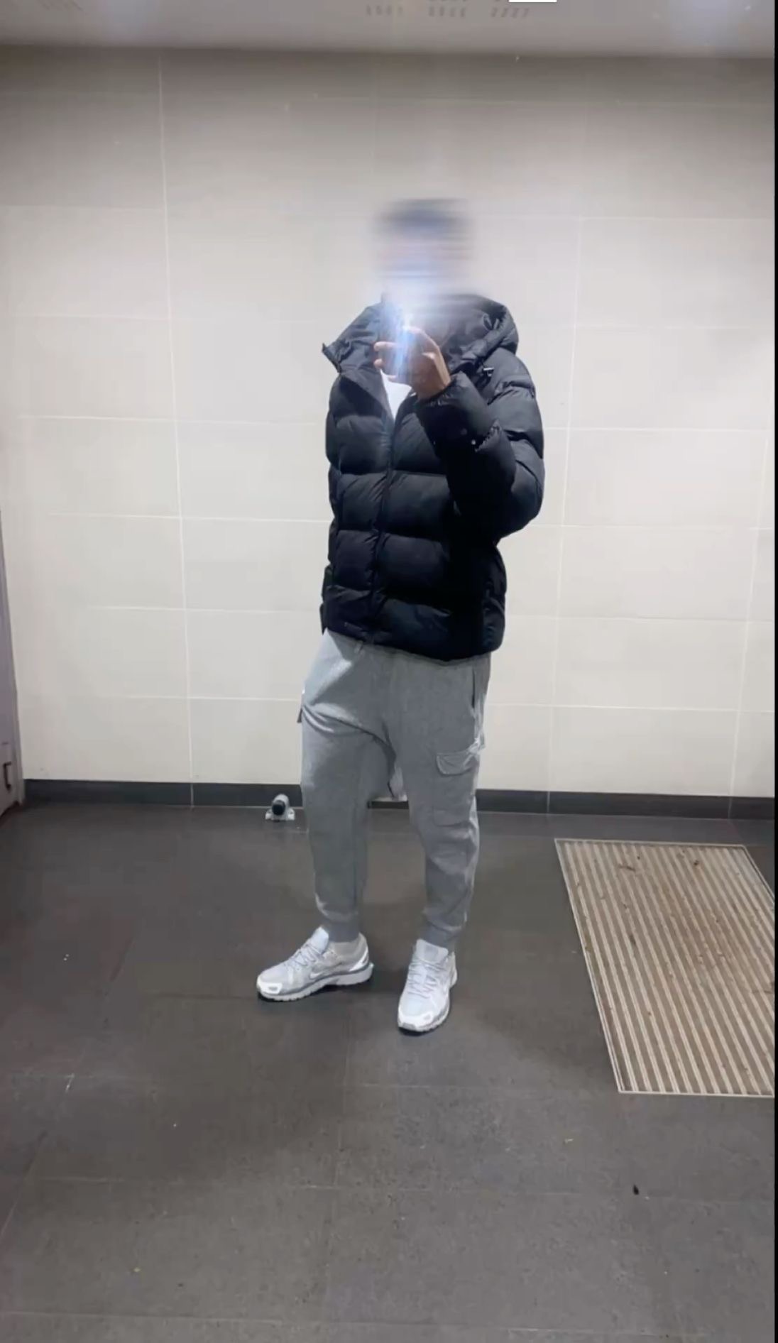 Profil de Inza, 19 ans, Gay rencontre à Coglio
